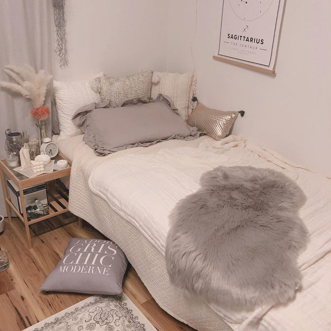 冬インテリアのマストアイテム、ファーラグ