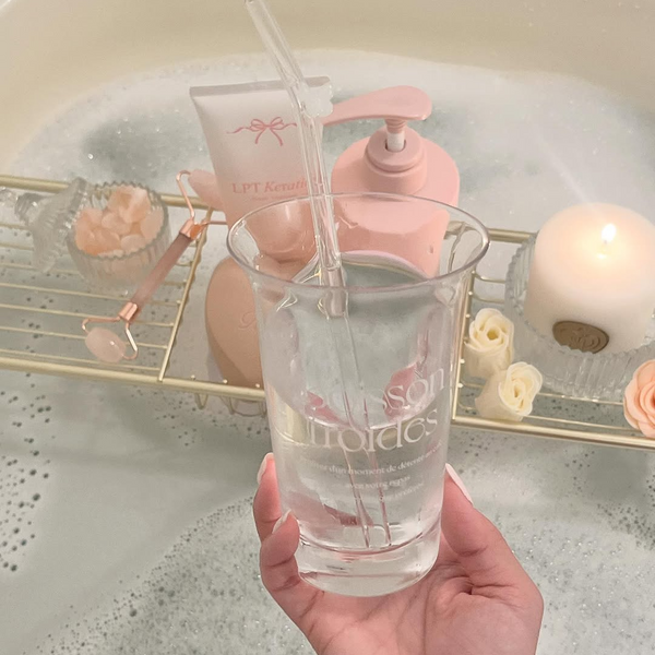 ちょこんと止まった蝶に癒される映えタンブラーで水分補給を