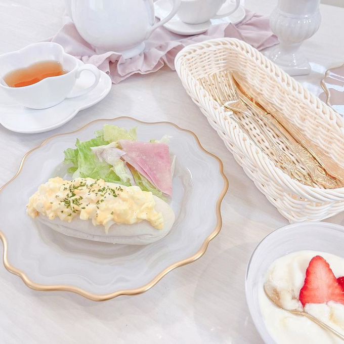 あめ細工のようなマーブル模様が美しいガラスウェアで食卓に彩りを