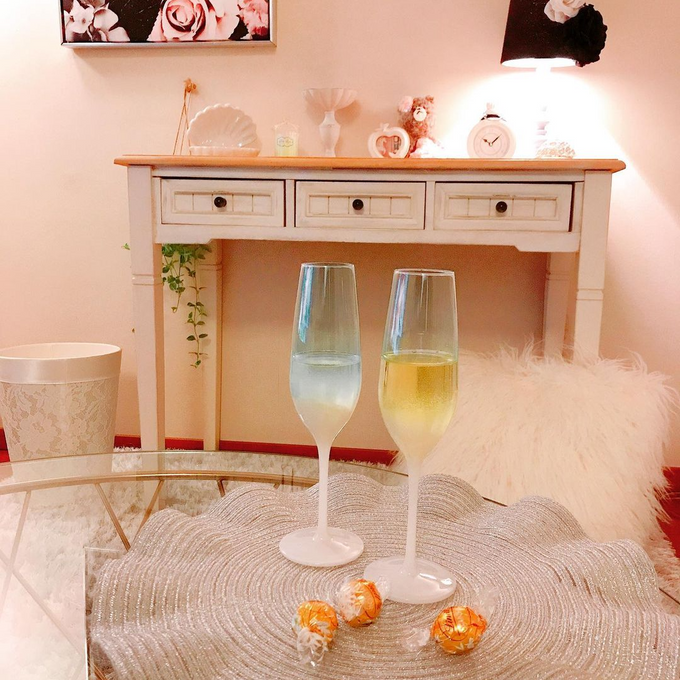 粉砂糖をふりかけたお菓子のような優しいトーンが可愛いグラデーショングラス