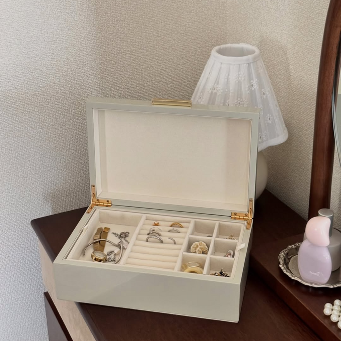 毎日の“好き”を美しく整える、上品なきらめきをまとうジュエリーボックス