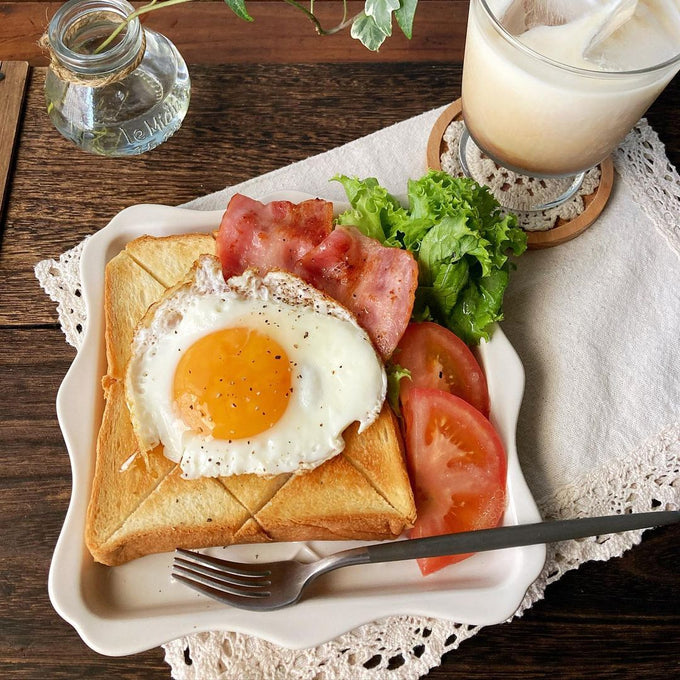 サクサクの食感そのままが楽しめるトーストプレートで美味しい朝食を