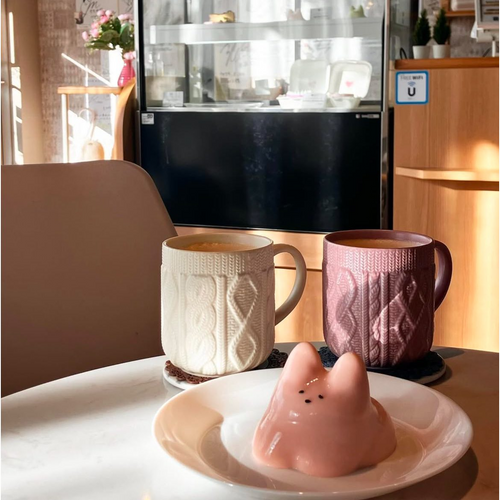 寒い冬に、ほっとひと息。ニットのような編み目模様が可愛いマグカップでおうちカフェ