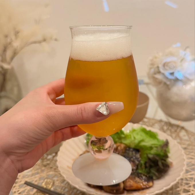 ご褒美の一杯をかわいくおいしく、350mlのビール缶がぴったり入るビアグラス