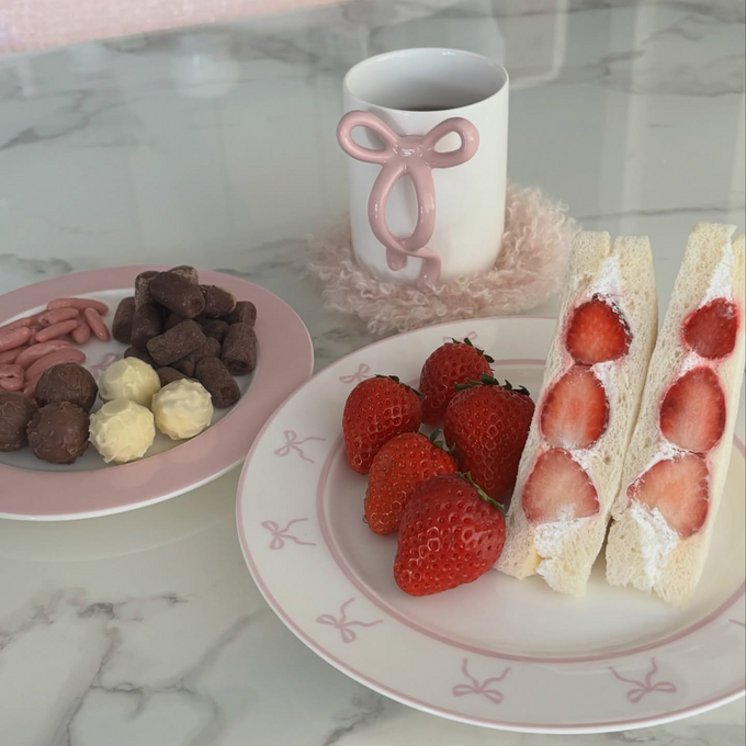 トレンドのリボンで楽しむ、大人かわいいおうちカフェ