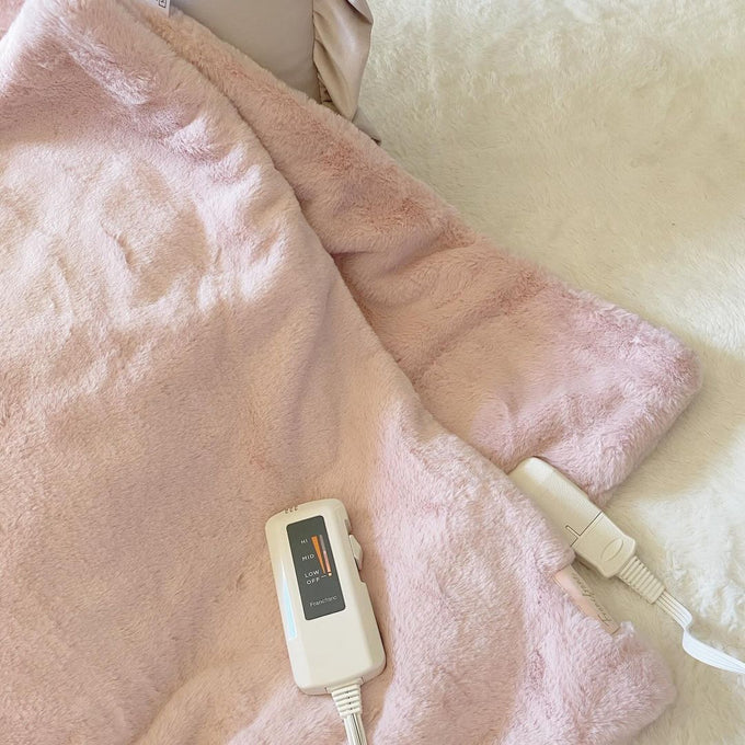 リモートワークの寒さ対策に。節電にもなるヒーター付きブランケット
