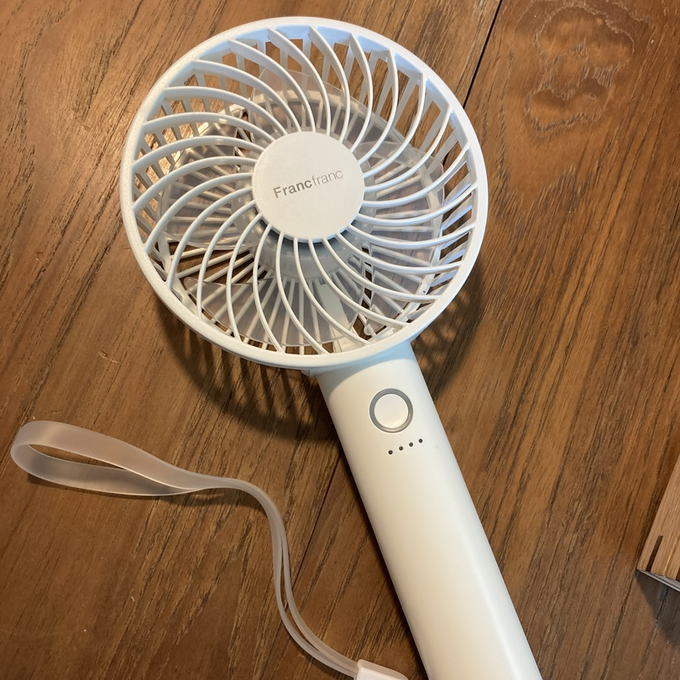 最長9時間使える、夏のお出かけや熱中症対策におすすめなハンディファン