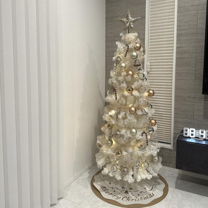 コーディネートで悩まない、必要なものがすべてセットになったクリスマスツリーセット