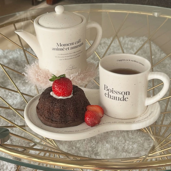 ころんとしたフォルムが可愛い、韓国カフェのような雰囲気を演出するカフェセット
