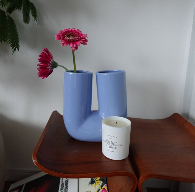 飾るだけでお部屋がぱっと華やぎ、お部屋のアクセントになるフラワーベース