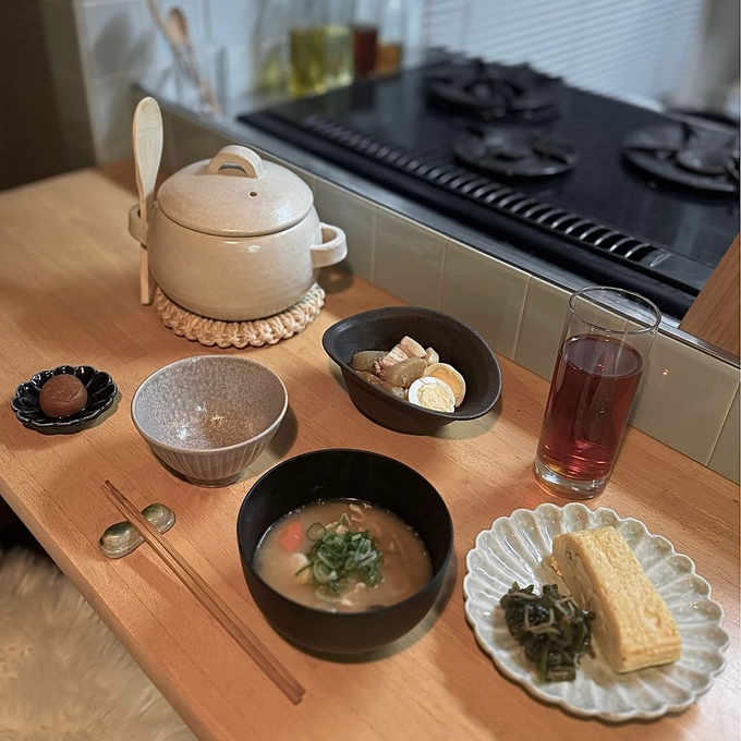 出来立てを食卓に。かまどで炊いたようなご飯をご家庭で手軽に味わえる萬古焼の土鍋