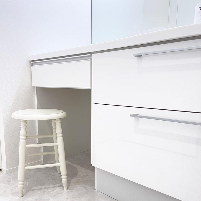 ナチュラルテイストのお部屋にぴったりなコロンとしたフォルムが可愛いチェア