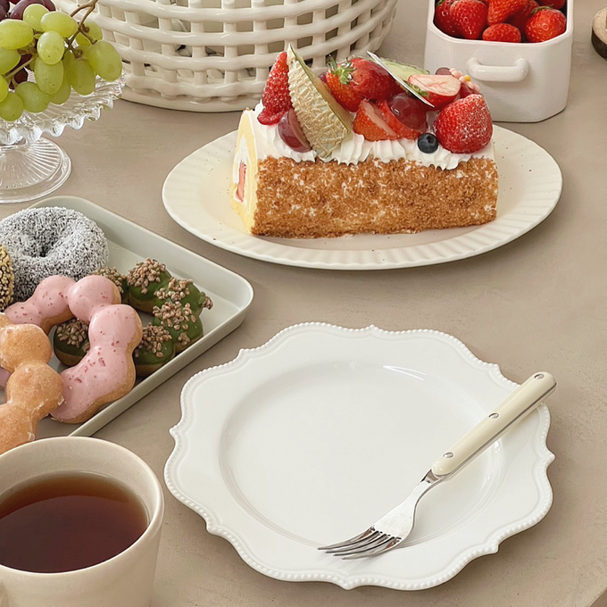 余白があるからどんな料理をのせても映える白食器で食卓に彩りを