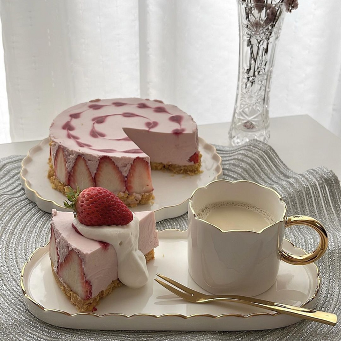 おうちでリッチなカフェ気分を楽しめるスカラップが可愛いティーセット