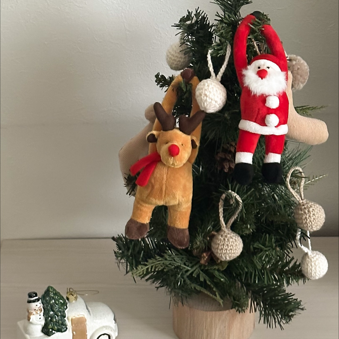 クリスマスツリーに掛けてデコレーションアイテムとしても楽しめる手長フック