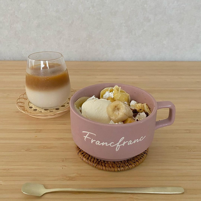 様々なお料理に使える白抜きロゴが可愛いスープカップ