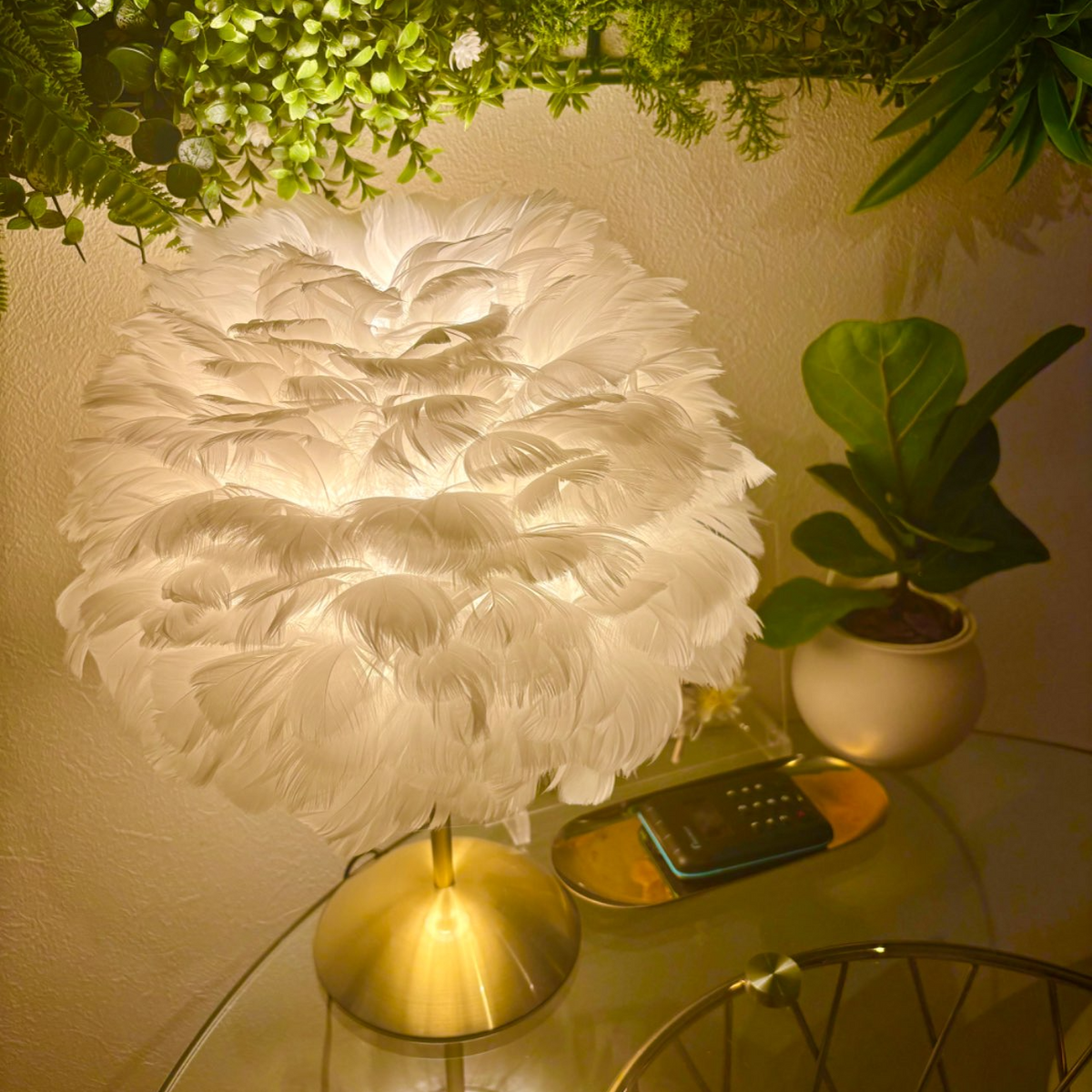 ふわりと灯して、心ほどける夜。フェザーランプで楽しむ華やかな暮らし