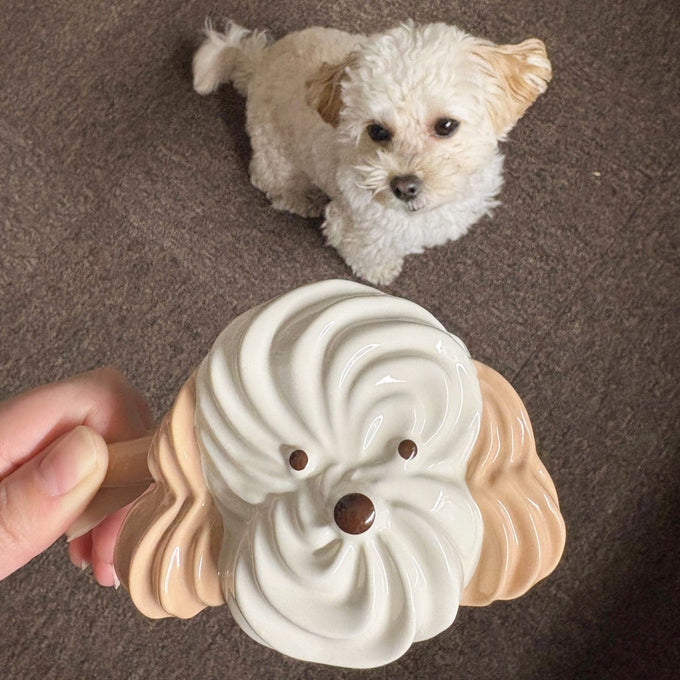 ふわふわホイップのような犬モチーフマグで、心までとろける一杯を