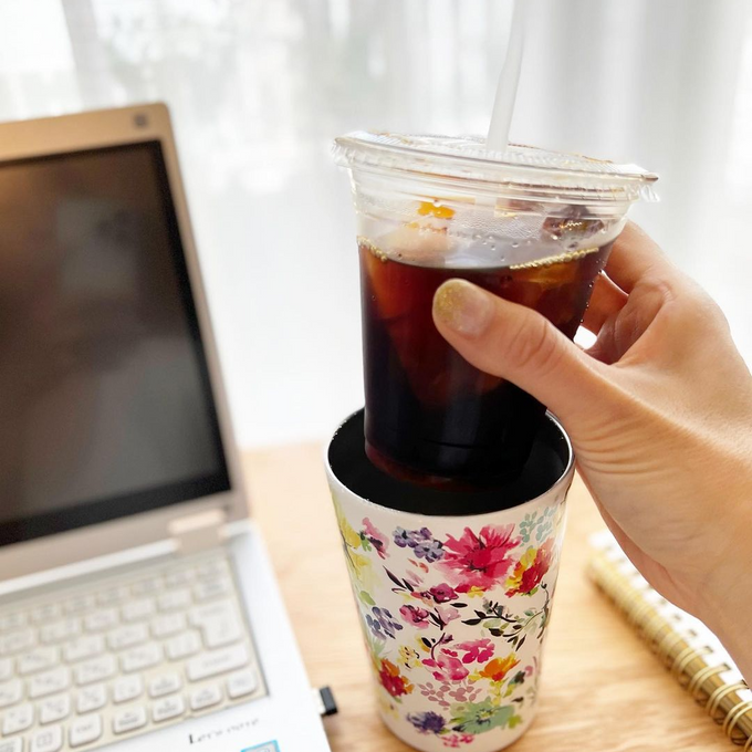 在宅ワーク時にも便利なコンビニコーヒーがそのまま入るサーモタンブラー