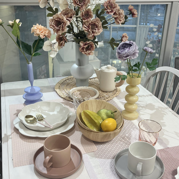 花咲く春のナチュラルダイニング