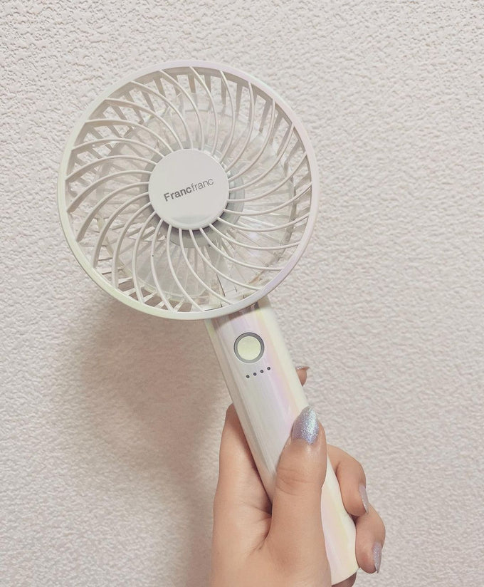 夏のマストアイテム。トレンドのオーロラで可愛く涼しく！