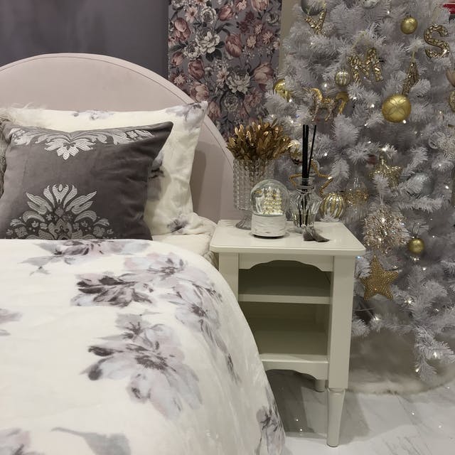 クリスマスを楽しむベッドルームコーディネート
