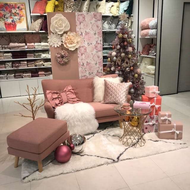 レディライクなピンク&ホワイトクリスマス