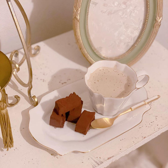 お茶菓子も一緒に楽しめる、人気のカップアンドソーサー