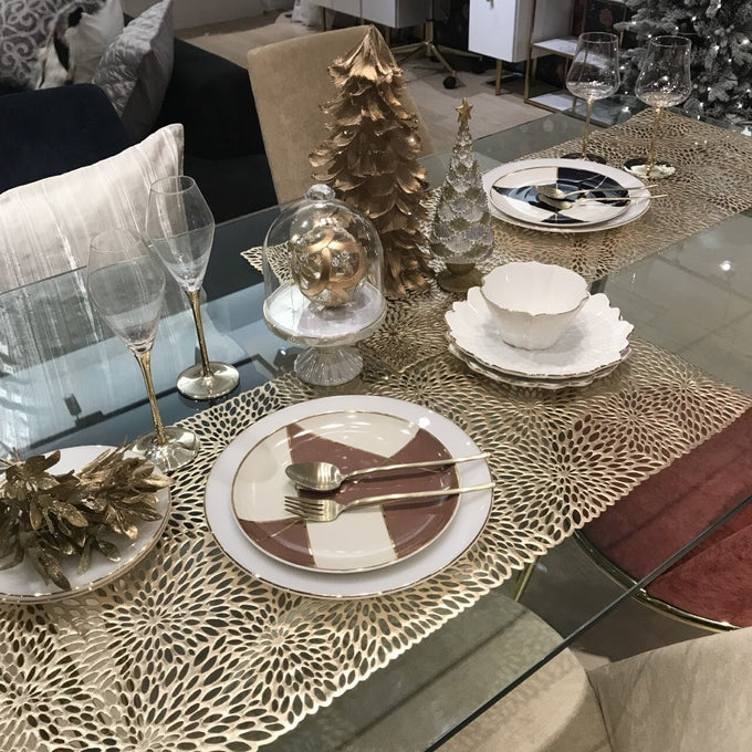 クリスマス気分を手軽に楽しむダイニングコーディネート