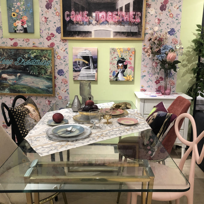 アートピースを散りばめた春色ダイニングコーディネート