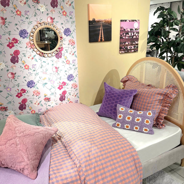 ノスタルジックなファブリックでつくるナチュラルベッドルーム