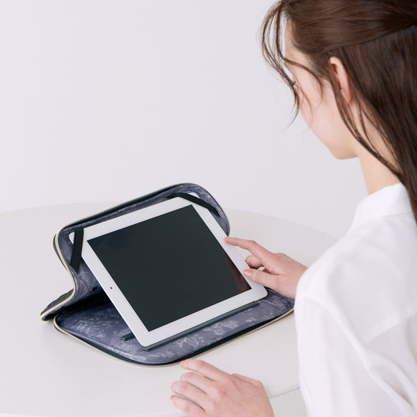 ギャザー タブレットケース 2 ダークグレー